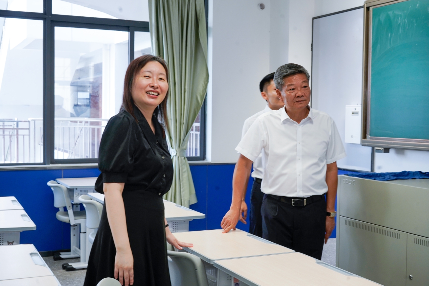香港特区政府驻粤办调研组到我校调研