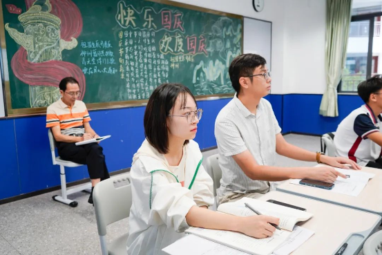 把脉课堂教学，助推新任教师成长！