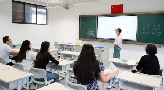 把脉课堂教学，助推新任教师成长！