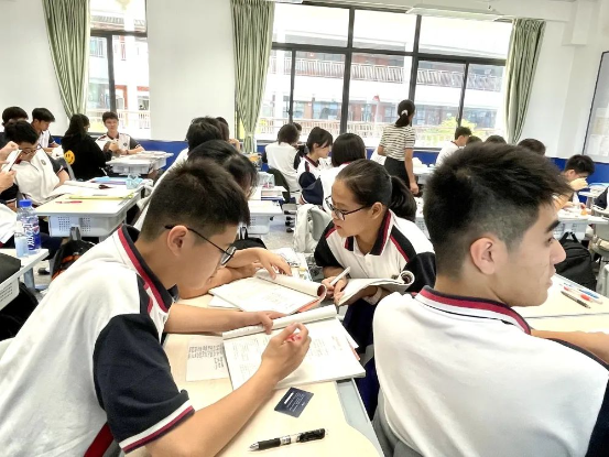 揭秘  这所学校的教研公开课竟然是这样上的！