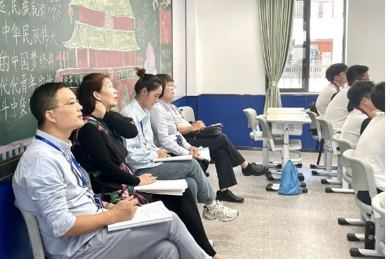 揭秘  这所学校的教研公开课竟然是这样上的！