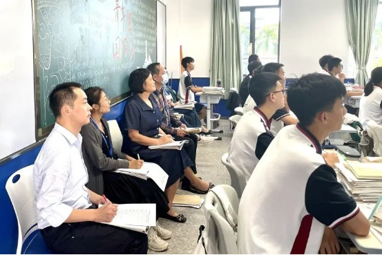 揭秘  这所学校的教研公开课竟然是这样上的！