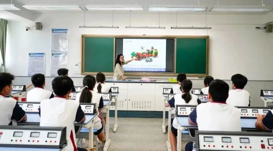 开课啦  校本课程启新航，志趣发展助成长！