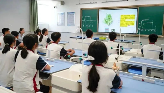 开课啦  校本课程启新航，志趣发展助成长！