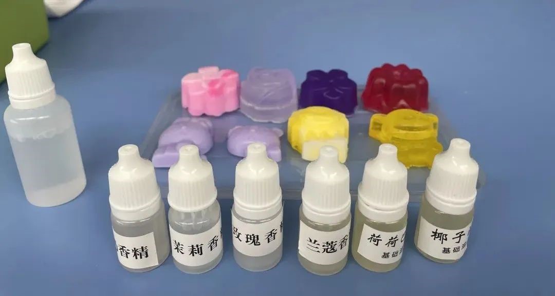 让学生爱上动手 特色校本课“玩”得开心，记得深刻！