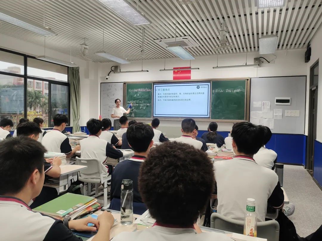 青蓝相接，未来可期  2022-2023学年青年教师汇报课评比活动