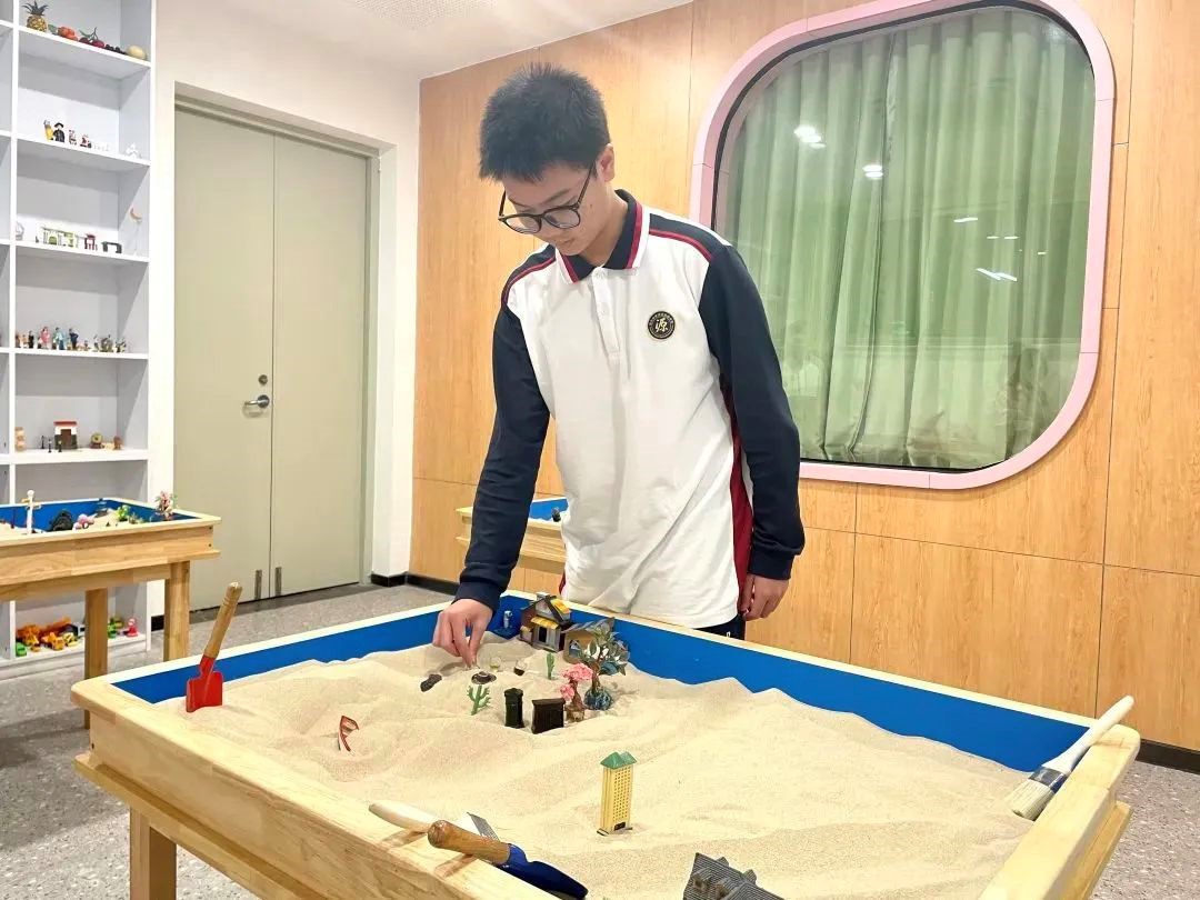 小小箱庭，大大世界—走进箱庭疗法校本课！