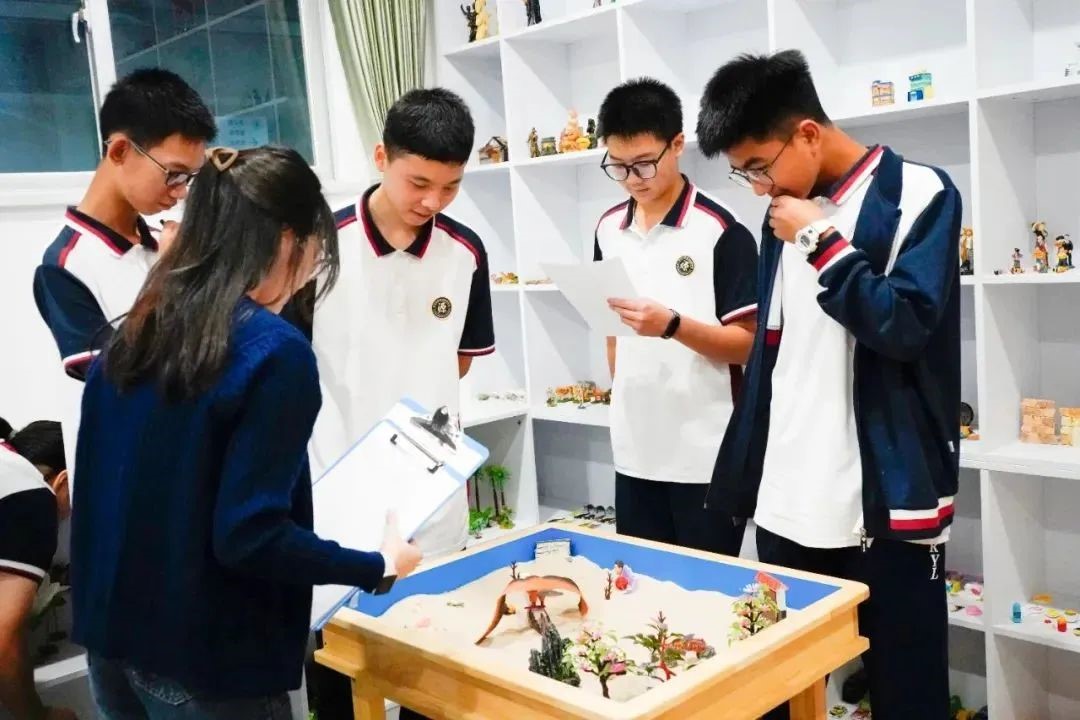 小小箱庭，大大世界—走进箱庭疗法校本课！