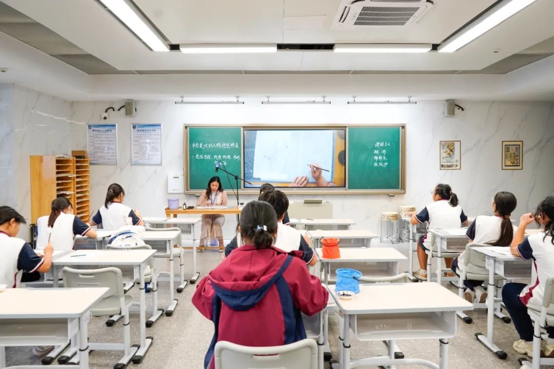 走进校本课  体验工笔花鸟技法，感悟国画之美！