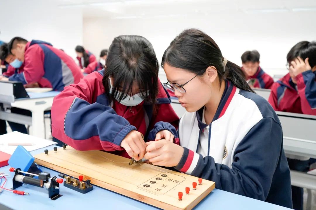 走进物理，感受科学的力量！