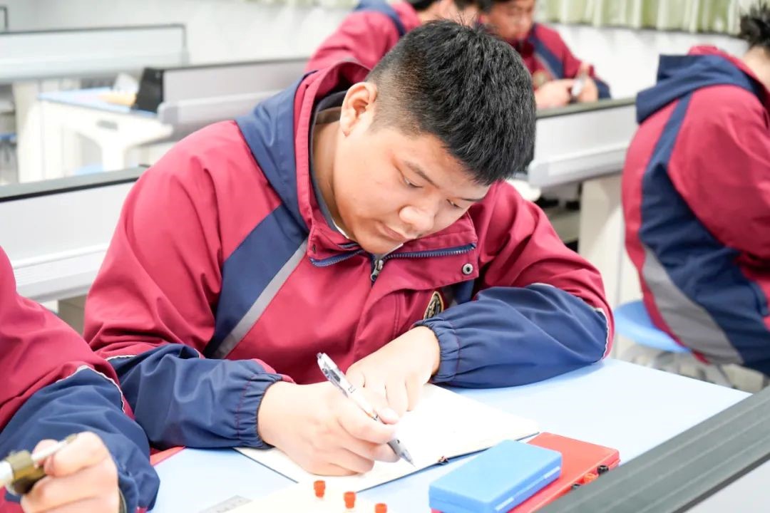 走进物理，感受科学的力量！
