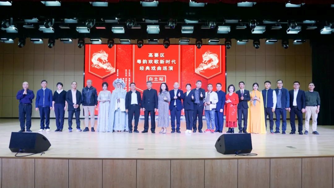 踔厉奋进 “艺”路生花  