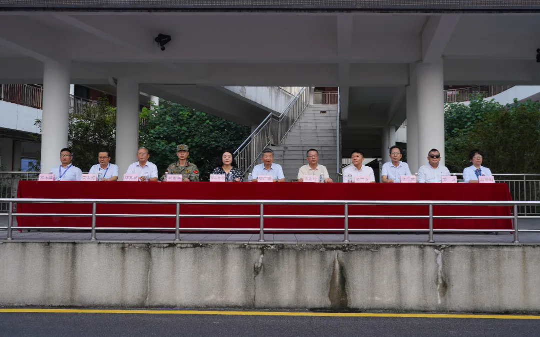 强青年体魄，立华夏脊梁——2024级肇庆市荣源龙高级中学高一年级军训开营仪式