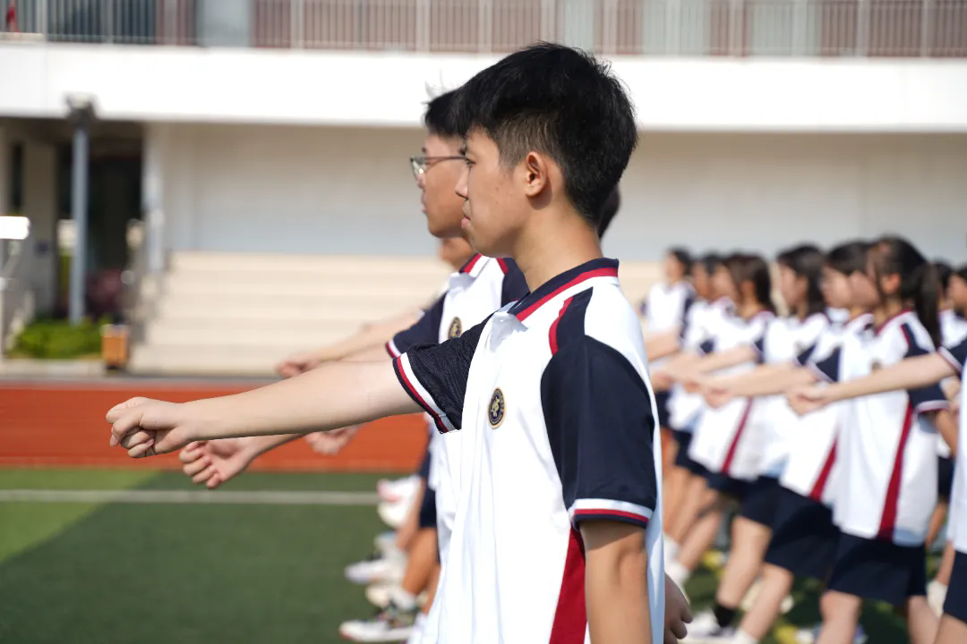 强青年体魄，立华夏脊梁——2024级肇庆市荣源龙高级中学高一年级军训开营仪式