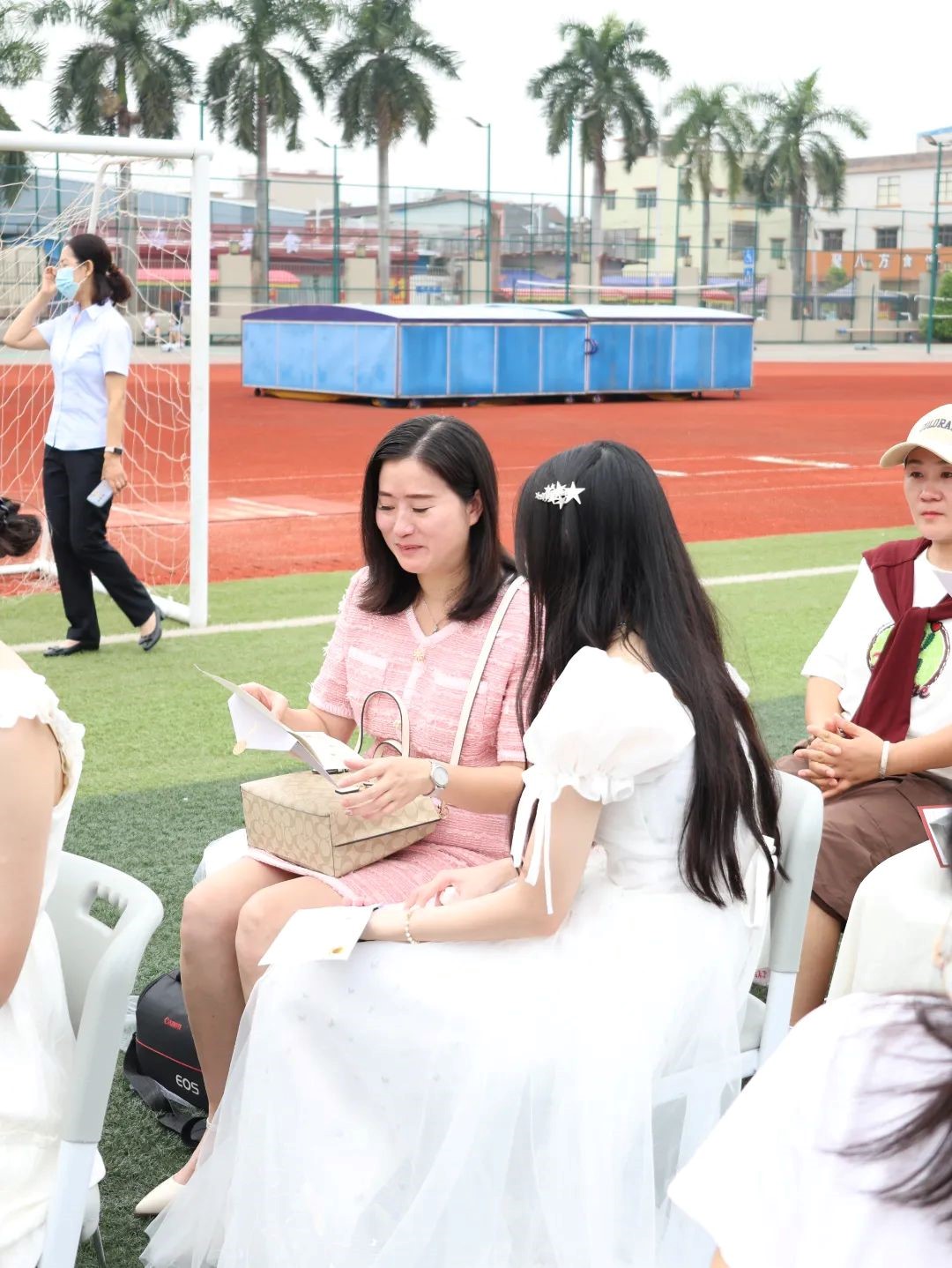年少鸿鹄志，拼搏正当时——荣源龙高级中学隆重举行2025届高三学生成人礼