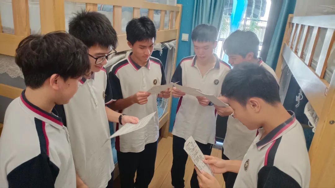 文明之光 照亮校园—宿舍精神文明学习活动