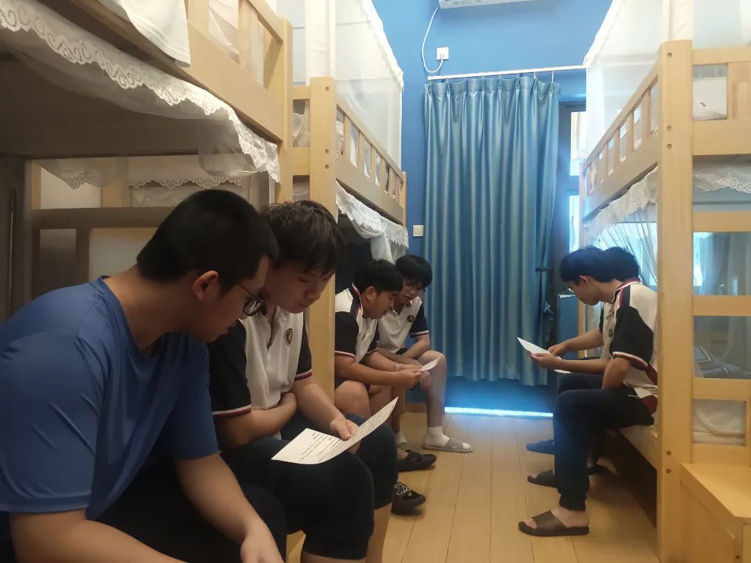文明之光 照亮校园—宿舍精神文明学习活动