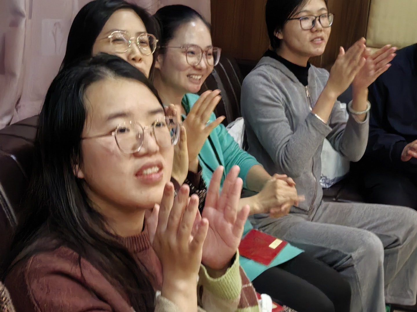 温暖相聚，共庆生辰——教职员工生日聚会
