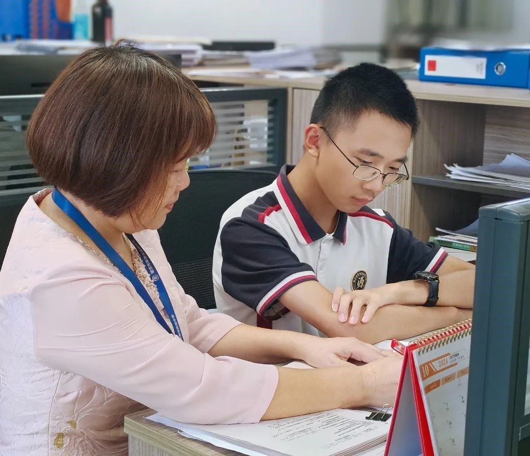 荣源龙高级中学高一级学霸风采