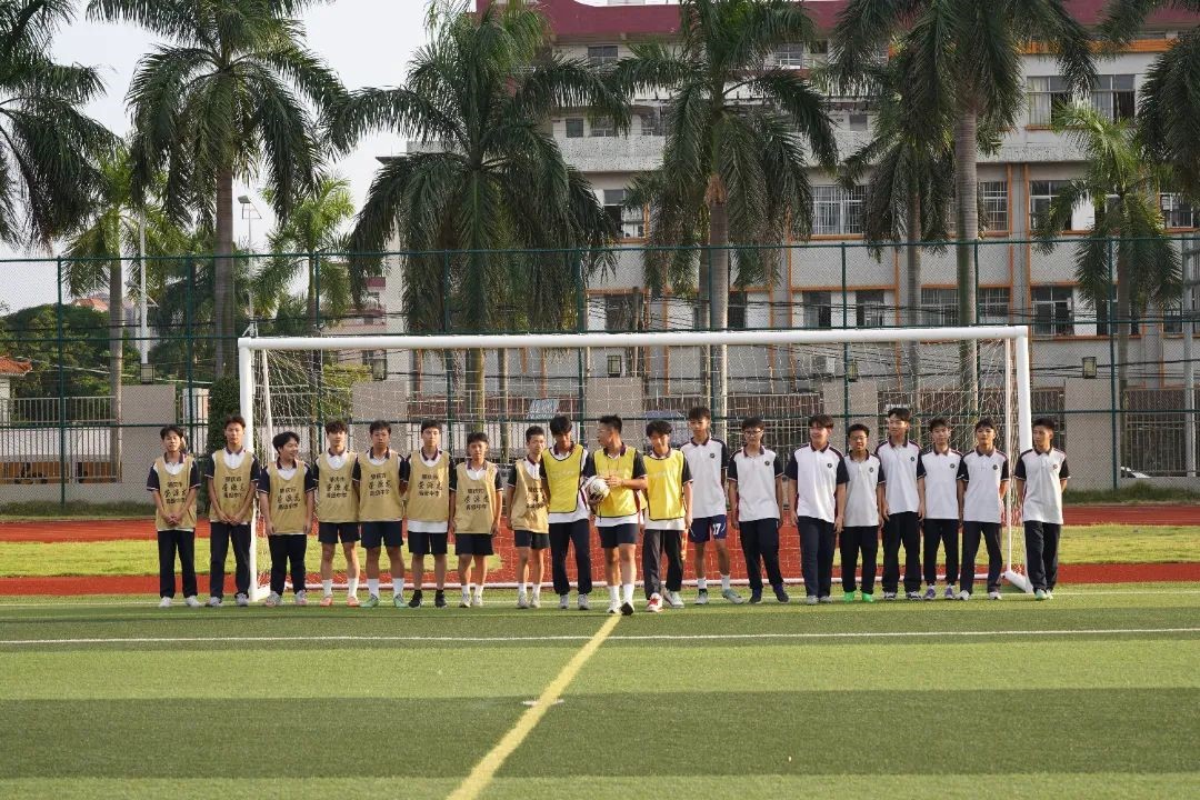 喜讯！在高要区第九届中小学足球比赛中蝉联高中组冠军！