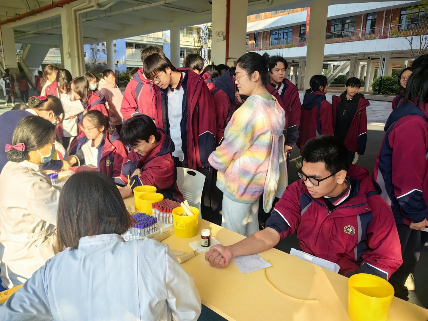 关爱学生健康，体检护航成长