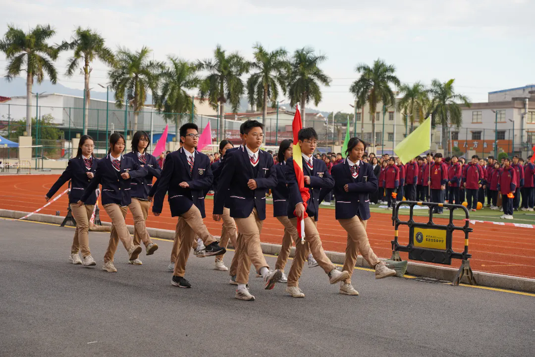 弘扬体育精神，炫动活力青春——荣源龙高级中学第三届体育节暨田径运动会盛大举行