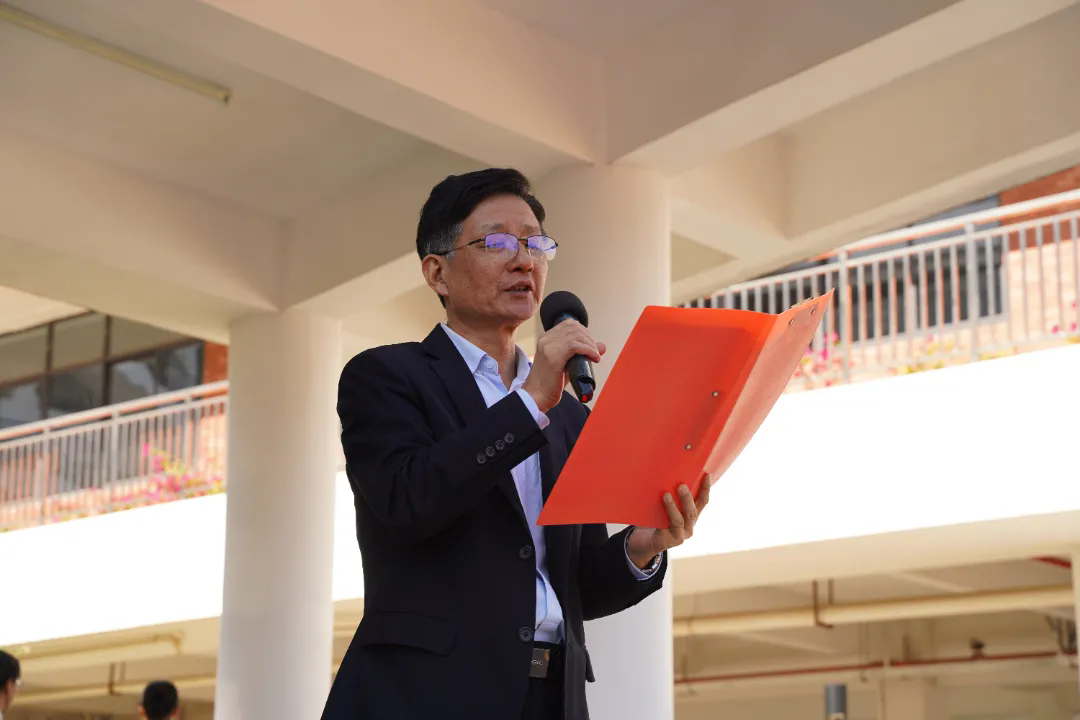 弘扬体育精神，炫动活力青春——荣源龙高级中学第三届体育节暨田径运动会盛大举行