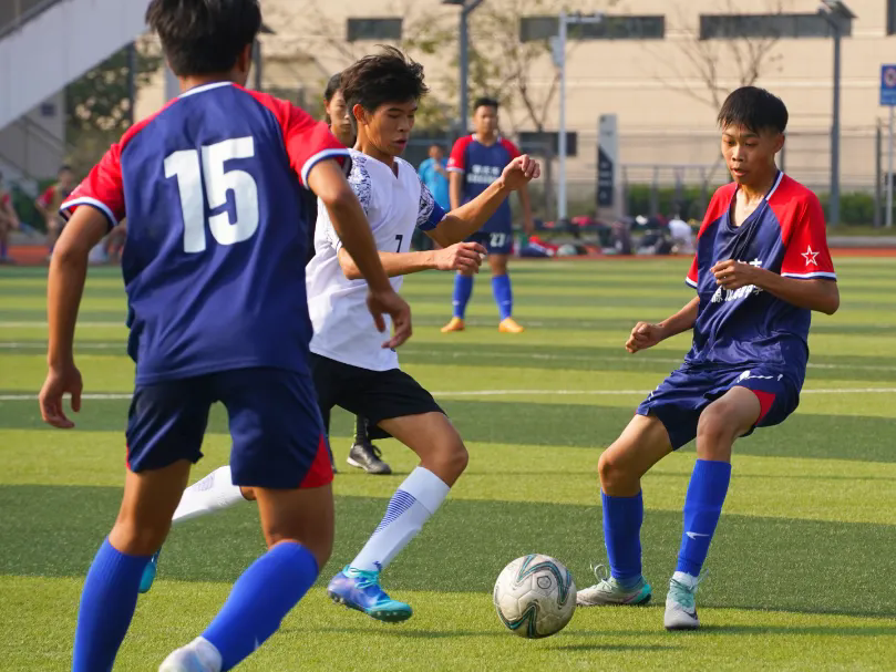 喜讯！在高要区第九届中小学足球比赛中蝉联高中组冠军！