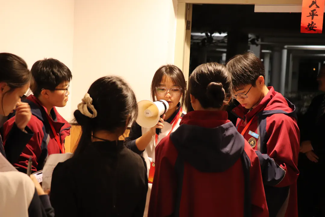“龙腾万里·喜迎新年”荣源龙高级中学 2025 年元旦文艺晚会完美落幕！