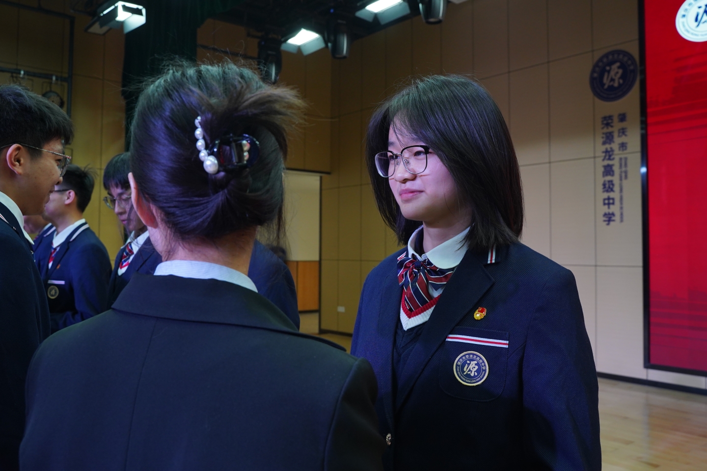 荣源龙高级中学 2024-2025 学年第一学期“青春心向党，建功新时代”入团仪式圆满举行！