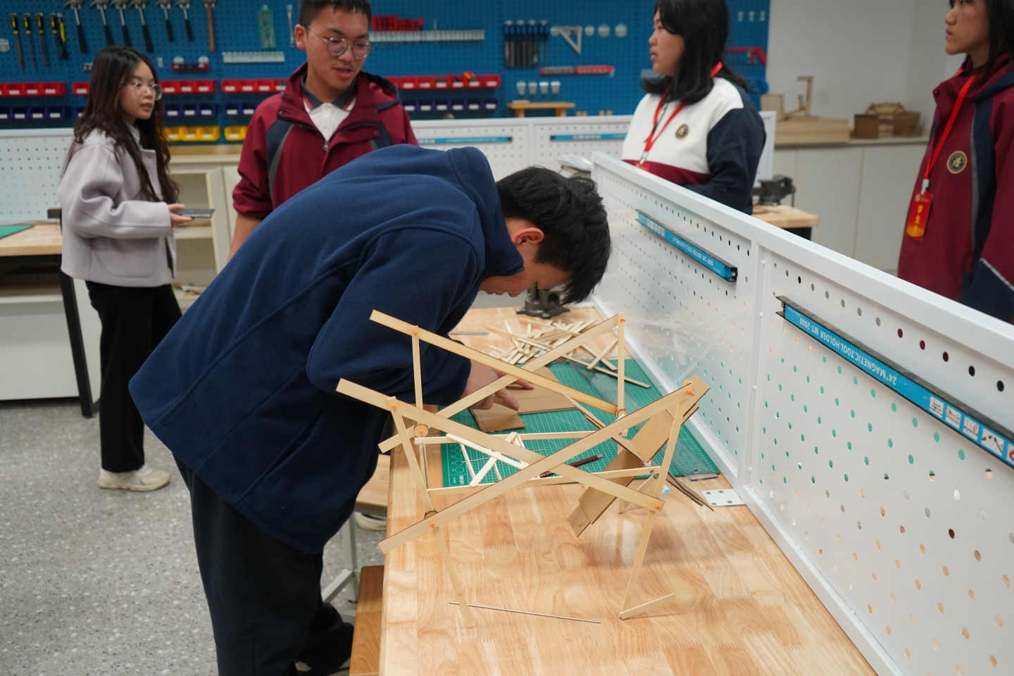 2024-2025学年第一学期“交织社团情，幻化青春梦。“校园社团开展情况
