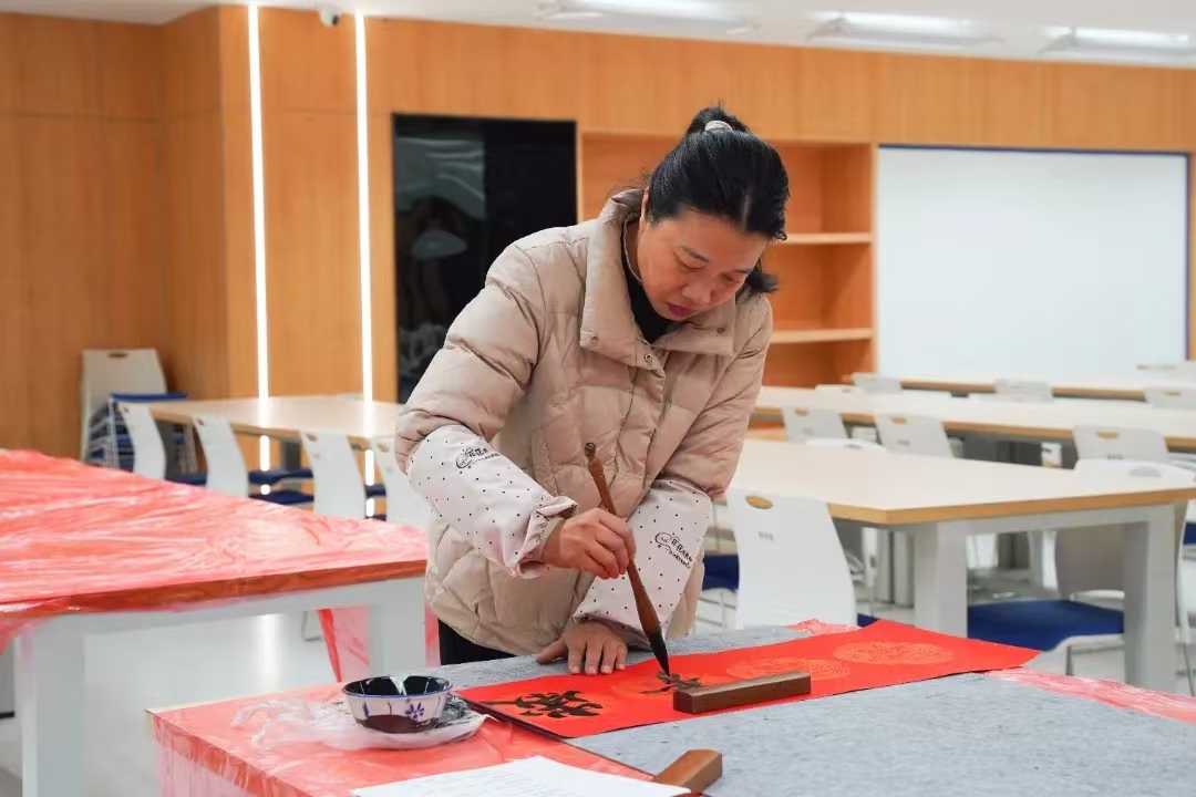 “回望成长路，追梦新起点”肇庆市荣源龙高级中学2024—2025（上）散学典礼