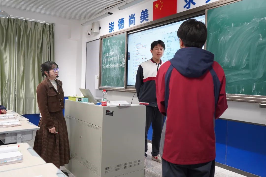 第二门外语——日语班开始上课啦！