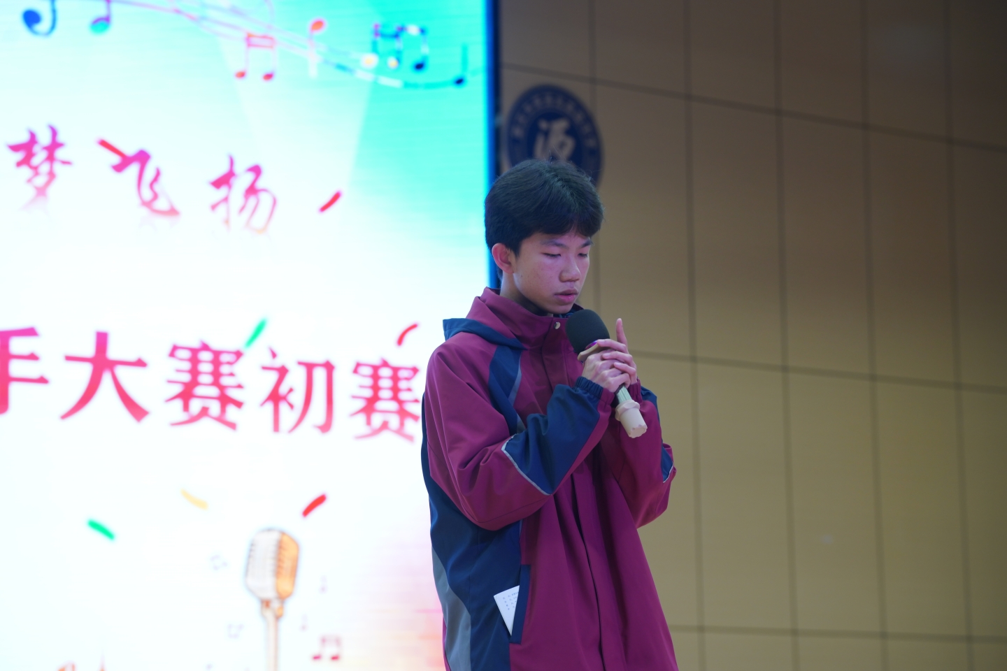 以歌声致敬青春，用旋律书写梦想|荣源龙高级中学第二届校园十大歌手决赛圆满落幕！