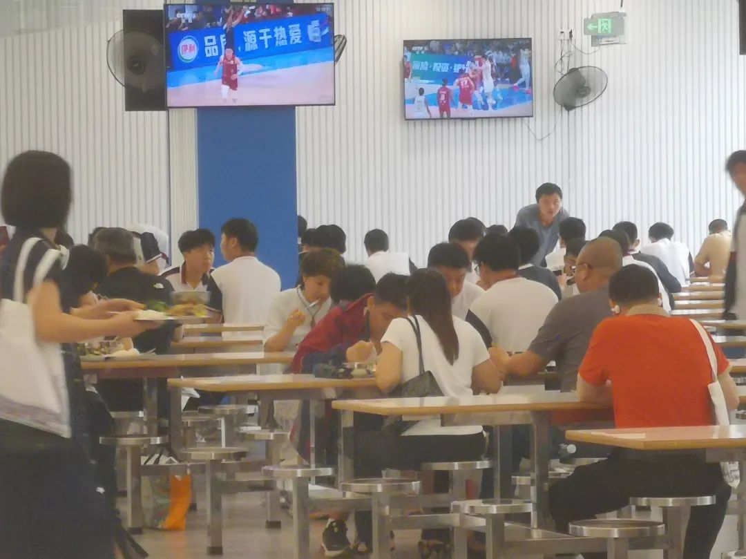 倾听与赋能，智慧陪伴——家长学校高三家长助力高考冲刺20天家长活动