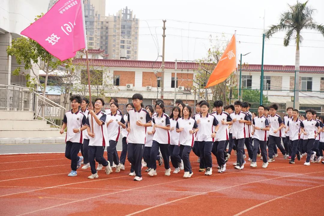 奔跑吧，青春！——2024-2025学年下学期高一高二跑操比赛精彩回顾
