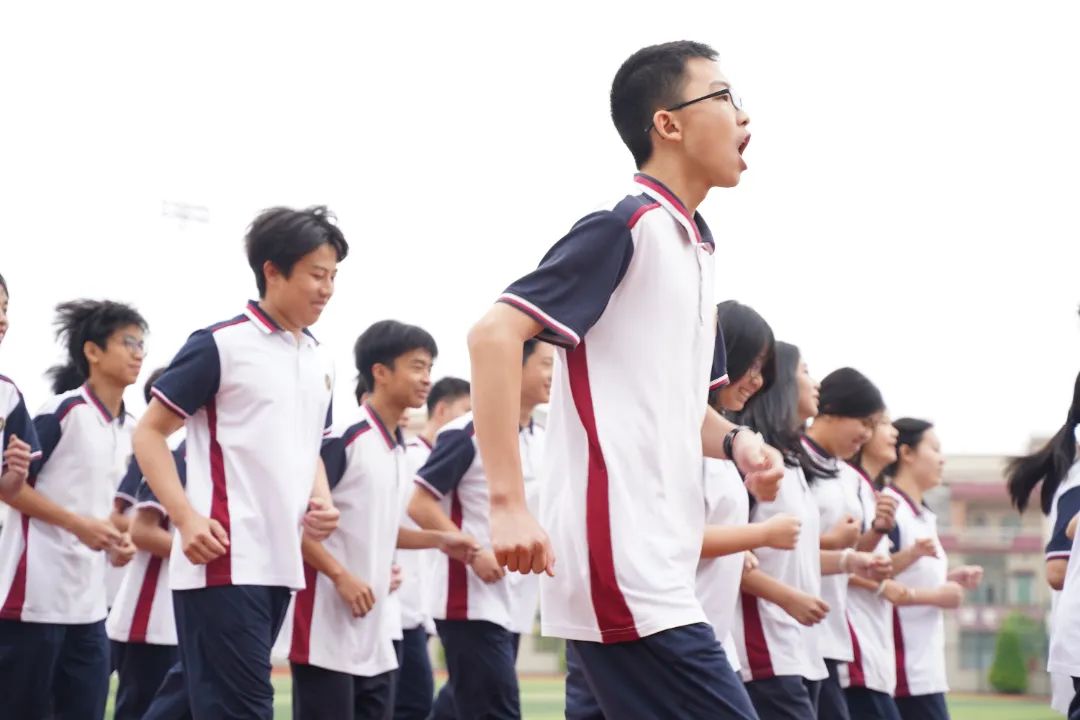奔跑吧，青春！——2024-2025学年下学期高一高二跑操比赛精彩回顾