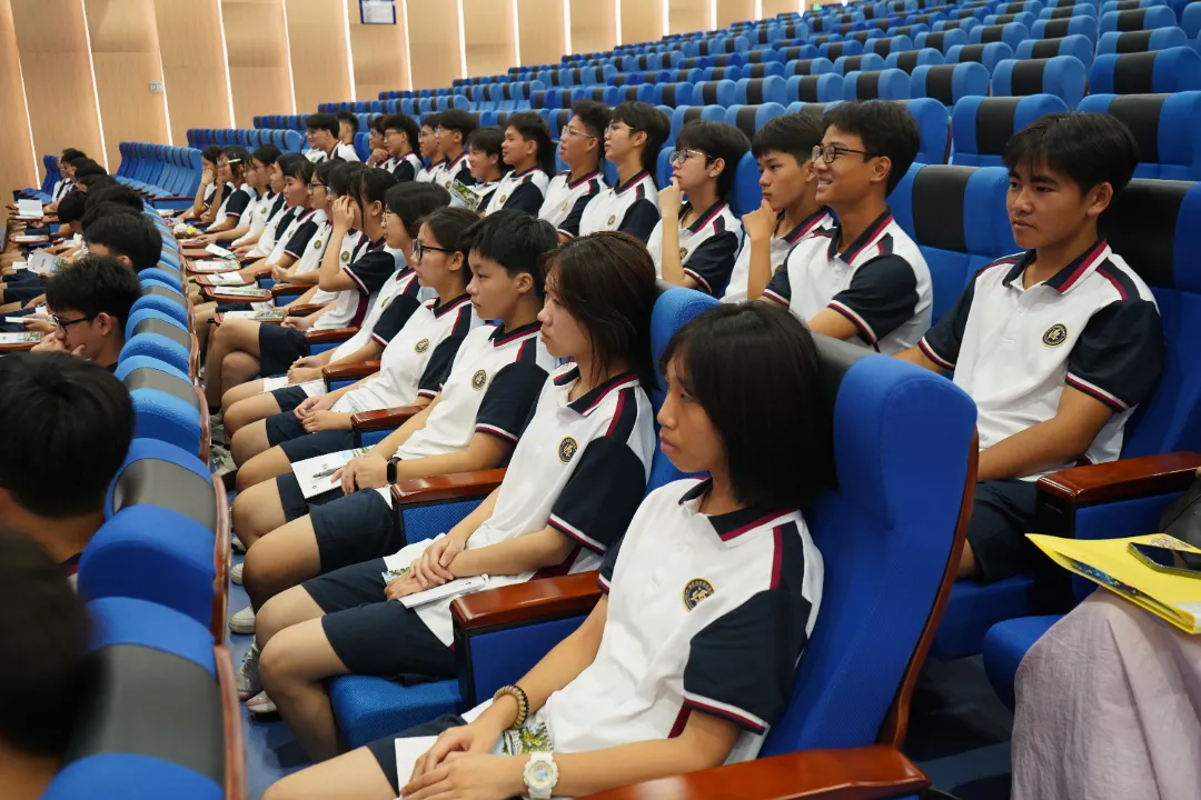 最美的遇见，从“新”开始 | 荣源龙中学高一入学教育日圆满落幕