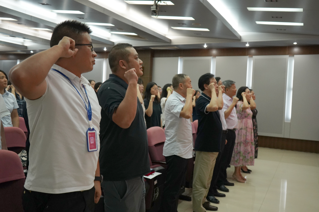 星光璀璨，感恩有你 | 肇庆市荣源龙高级中学2025年教师节表彰大会