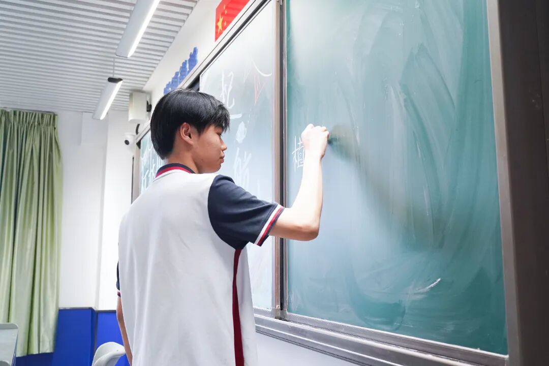 启航新篇章 | 荣源龙高一新生报到，迎接高中新生活