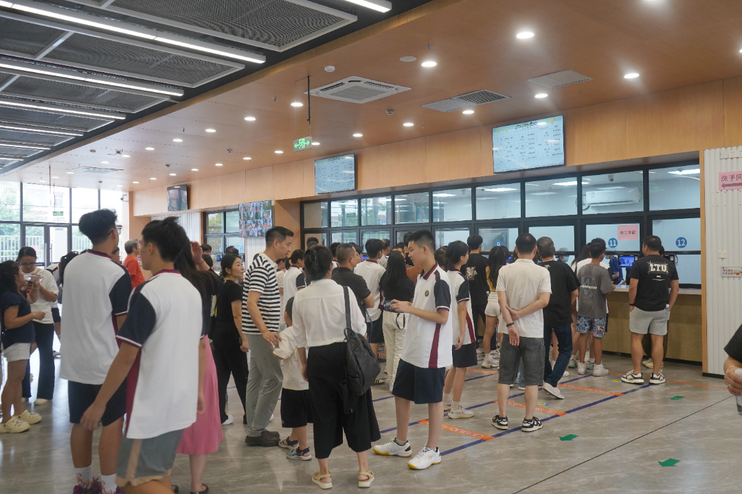 启航新篇章 | 荣源龙高一新生报到，迎接高中新生活