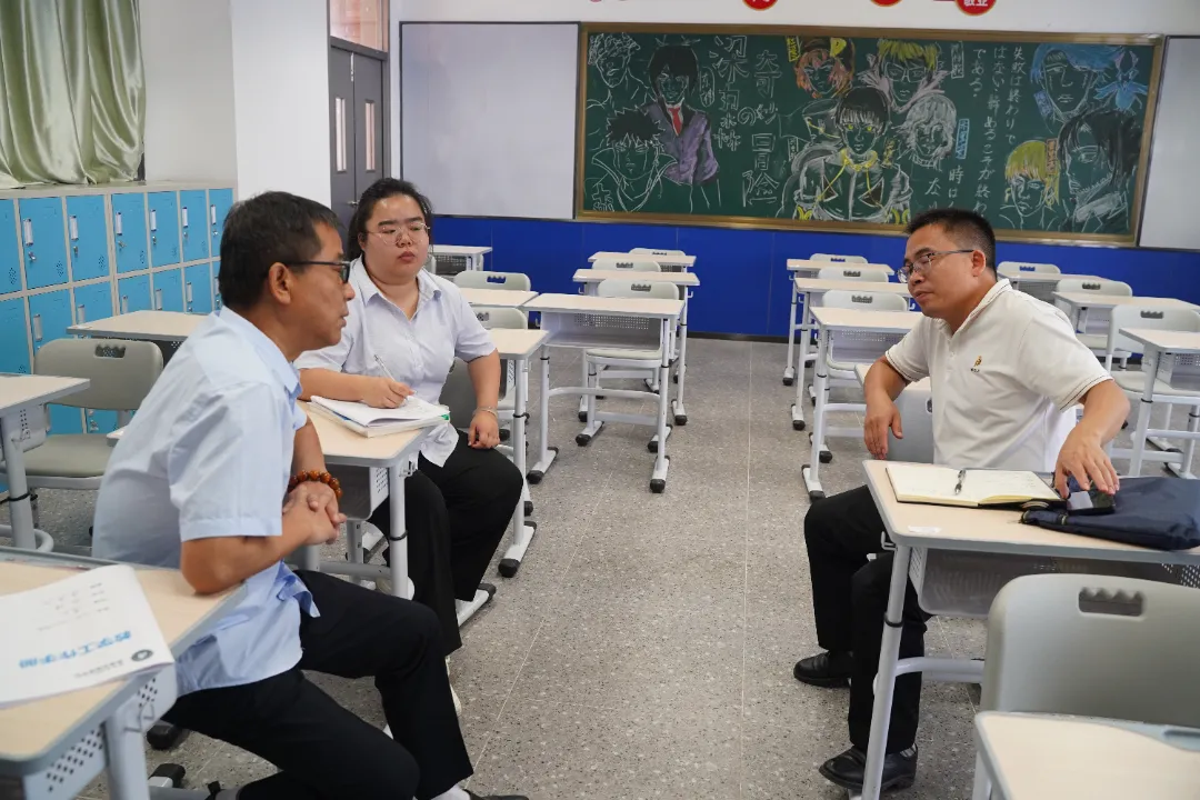 深耕课堂促提升，专家领航助攻坚 —— 区教研员莅临荣源龙高中指导高三教学