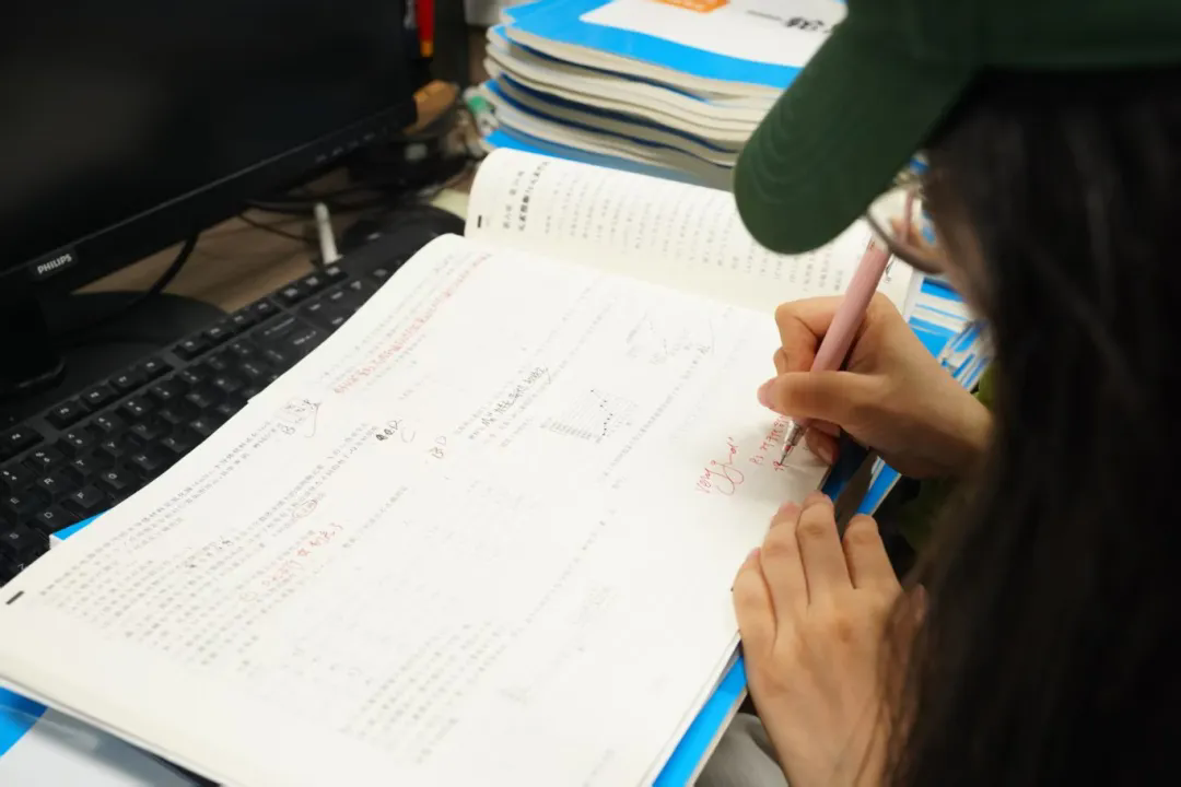 荣源龙高三学子：高三开课即入状态，青春朝气满校园