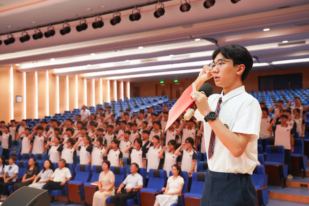青春作笔书拼搏，岁月为笺记初心|肇庆市荣源龙高级中学2026届高三开学典礼圆满完成