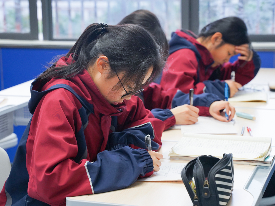 加入荣源龙，遇见更好的自己|2025年夏季插班生招生考试时间出炉！