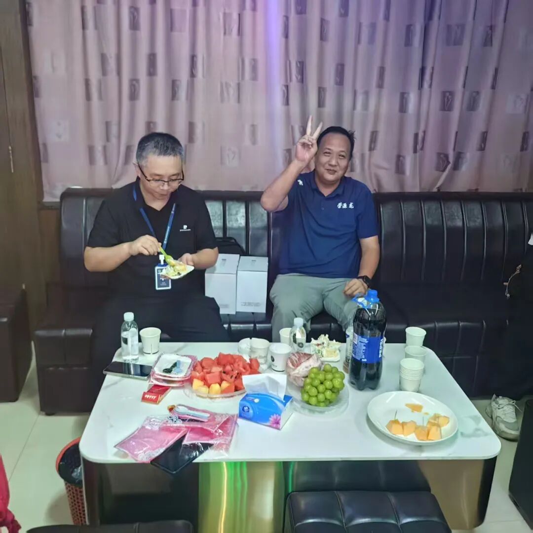 暖聚荣源龙,生辰乐相伴|荣源龙高级中学 7-9 月教职工生日会温情落幕 暖聚荣源龙,生辰乐相伴|荣源龙高级中学 7-9 月教职工生日会温情落幕