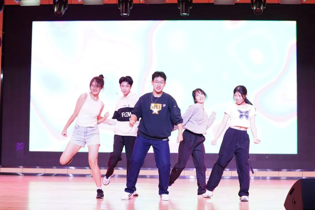 荣源龙邀您云端相聚，共赏国庆中秋文艺晚会！