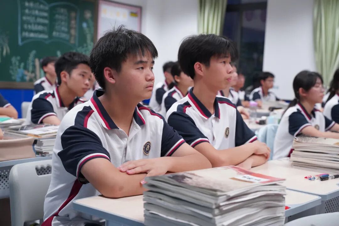 肇庆市荣源龙高级中学:铭记 “九一八”,思政课上警钟鸣 肇庆市荣源龙高级中学:铭记 “九一八”,思政课上警钟鸣