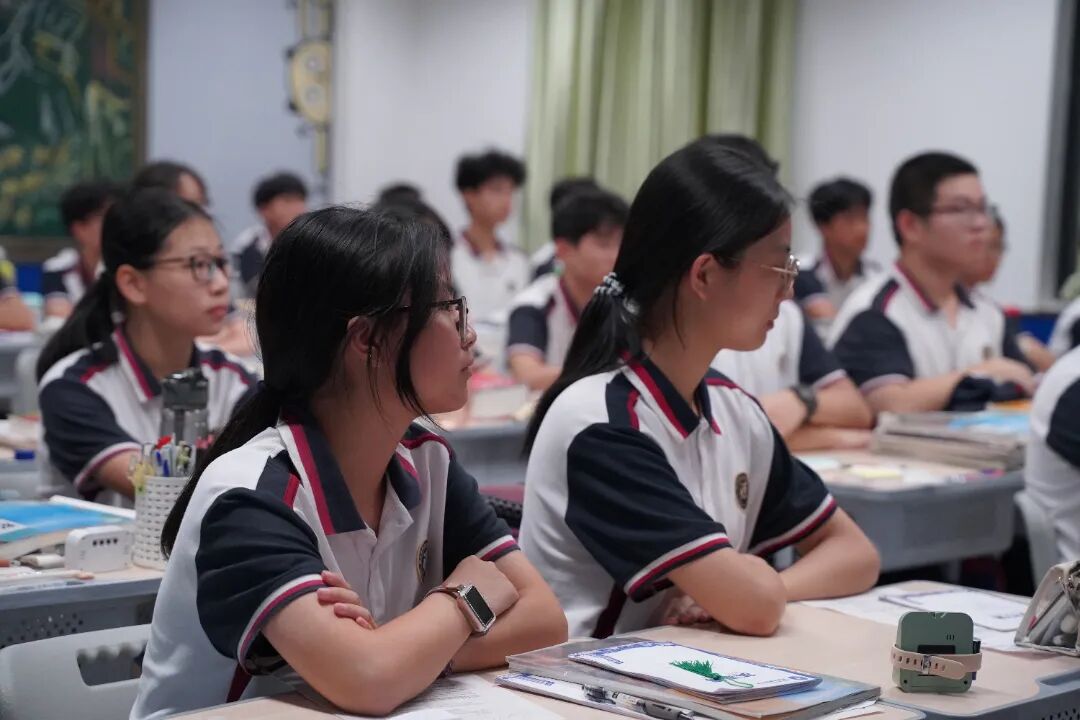 肇庆市荣源龙高级中学:铭记 “九一八”,思政课上警钟鸣 肇庆市荣源龙高级中学:铭记 “九一八”,思政课上警钟鸣