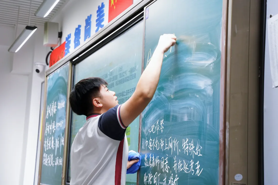 以考促学,检验成效|荣源龙高级中学高一、高二月考 以考促学,检验成效|荣源龙高级中学高一、高二月考